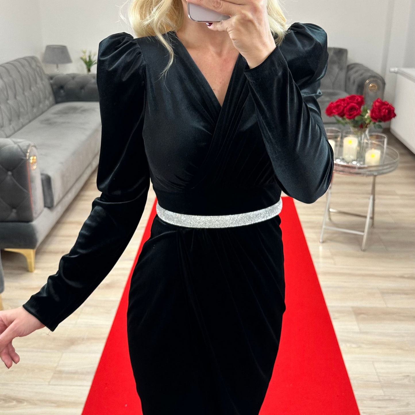 Samtkleid Midi Schwarz mit Strassgürtel