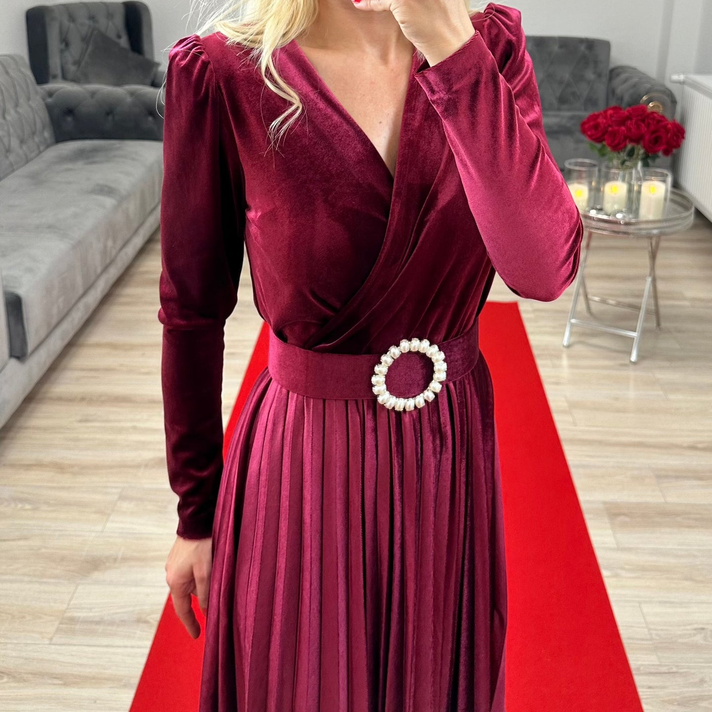 Samtkleid mit Gürtel Weinrot